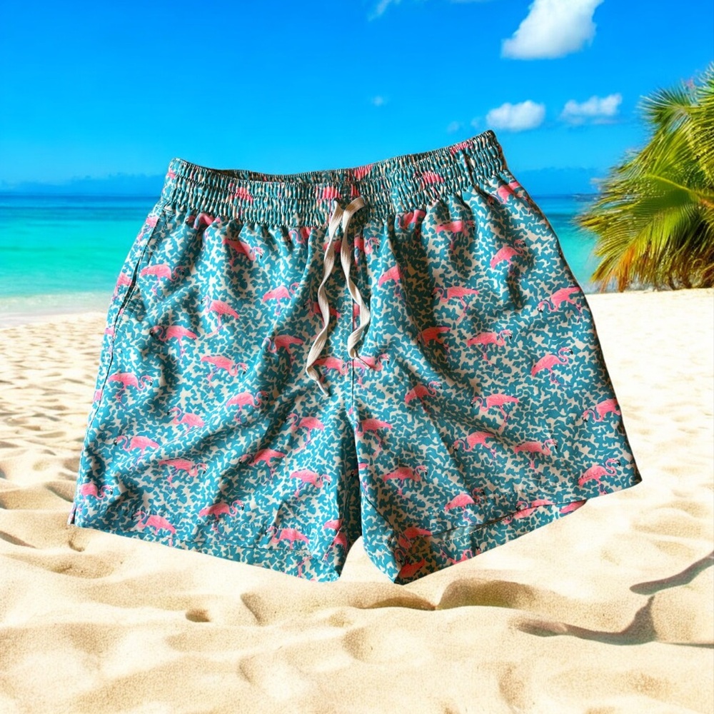 Chubbies Men’s Flamingo Swim Trunks Blue Pink 5.5” Inseam Size Small
